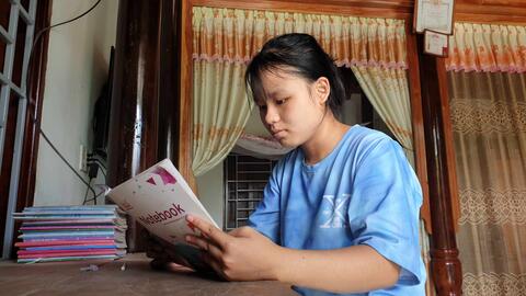 Nữ sinh có điểm thi tốt nghiệp cao nhất tỉnh ngậm ngùi tính nghỉ học