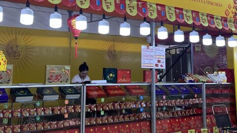 Thị trường bánh trung thu: Vừa bán vừa thăm dò