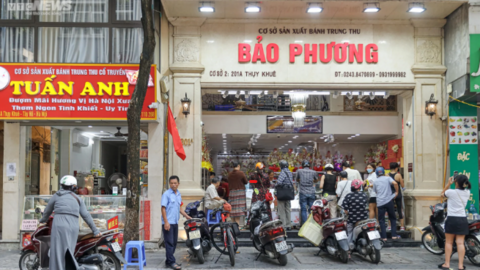 Thị trường bánh Trung thu Hà Nội: Nơi xếp hàng chờ, nơi vắng bóng khách mua