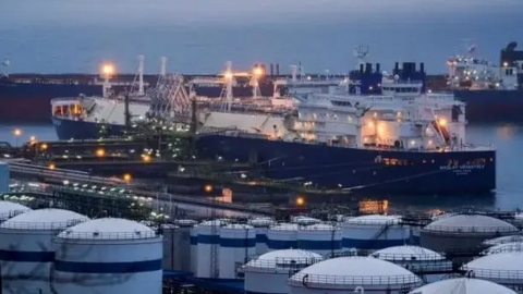 Khí tự nhiên hoá lỏng EU nhập từ Nga tăng 40%