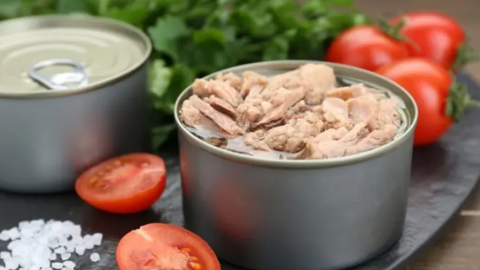 Tác hại của việc ăn đồ đóng hộp, tìm hiểu ngay kẻo 'rước bệnh vào thân'