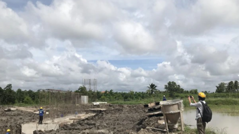 Các dự án cao tốc miền Tây: 'Lụt' tiến độ vì 'đói' cát