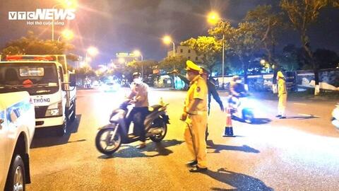 Bị CSGT giam xe nếu hư hỏng có được bồi thường?