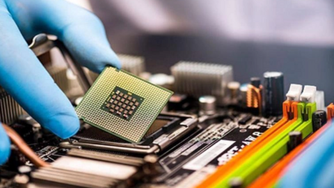 Tham gia sâu vào ngành công nghiệp bán dẫn toàn cầu: Thuận lợi và thách thức