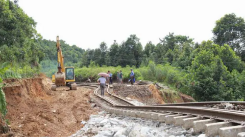 Thông tuyến đường sắt Hà Nội - Lào Cai