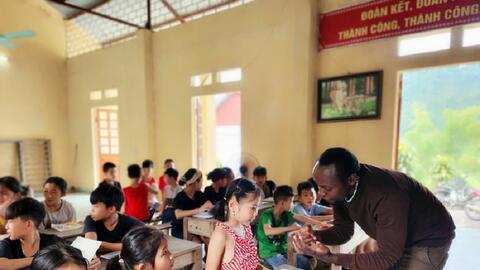 Giáo dục đào tạo liên kết tiếng Anh trong trường học: Chương trình dạy liên kết đang bị “thả nổi”?