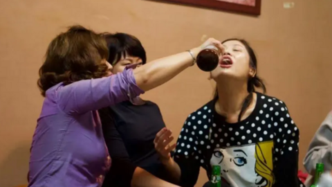 Giới trẻ Hàn Quốc già sớm, đổ bệnh vì lối sống thiếu lành mạnh