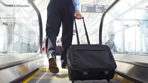 Quốc gia EU trục xuất nhân viên đại sứ quán Mỹ