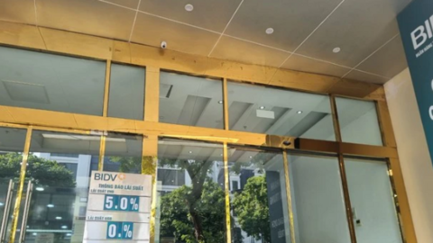 Vì sao lãi suất 'thủng đáy' nhưng tiền gửi vẫn tăng kỷ lục?