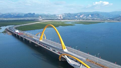 Quảng Ninh: Khánh thành cây cầu 1.700 tỷ nối đôi bờ vịnh Cửa Lục