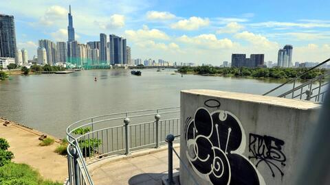Tp.HCM: Lắp camera, phủ sơn chuyên dụng ở cầu Ba Son để tránh vẽ bậy