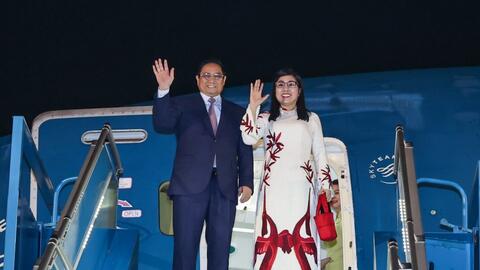 Thủ tướng Phạm Minh Chính lên đường dự Hội nghị WEF Davos 2024