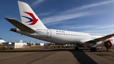 Trung Quốc ra mắt mẫu máy bay nội địa đầu tiên tại triển lãm hàng không lớn nhất châu Á, sếp Airbus nói ‘không đáng ngại’, hoan nghênh cạnh tranh sòng phẳng