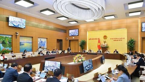 Xem xét giao bổ sung số lượng kiểm sát viên của Viện Kiểm sát Nhân dân