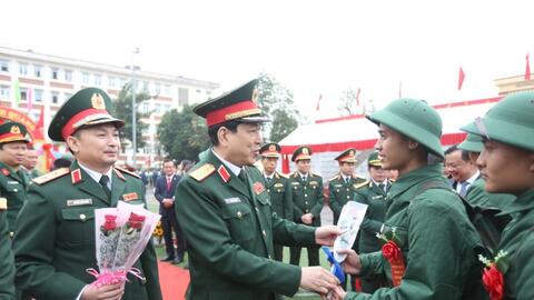 Phấn đấu trở thành người chiến sĩ ưu tú của Thủ đô anh hùng