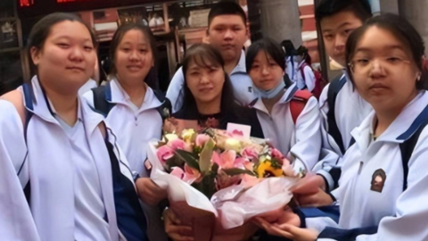 Sau khi tốt nghiệp, tại sao "học sinh giỏi" thường ít thăm thầy cô cũ hơn "học sinh kém"? Giáo viên đưa ra 3 lý do gây tranh cãi