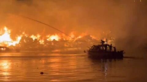 TP HCM: Cháy lớn tại Quận 8, thiêu rụi hàng loạt ngôi nhà