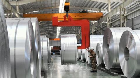 Báo động nhập khẩu thép cán nóng: Cần thiết điều tra phòng vệ