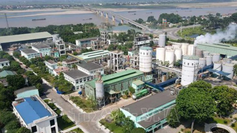 Một công ty hóa chất chuẩn bị trả cổ tức tiền mặt lớn, cổ phiếu băng băng lên đỉnh lịch sử