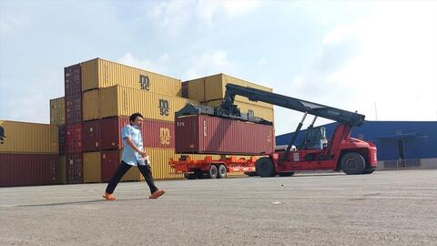 'Thắt lưng, buộc bụng' vì giá cước vận tải