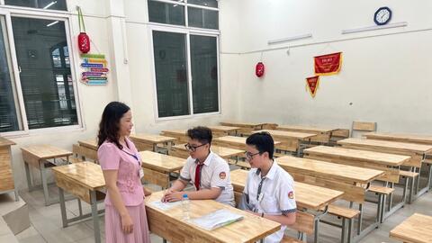 Đôi bạn cùng tiến, chinh phục thành công kỳ thi vào lớp 10