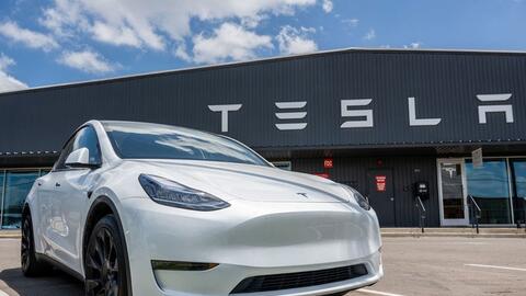 Elon Musk khiến nhà đầu tư hoang mang tột độ: Tuyên bố tương lai của Tesla không phải nằm ở việc bán ô tô điện, đặt cược vào một thứ 'thú vị hơn nhiều'