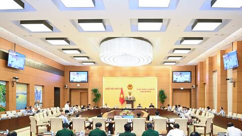Ủy ban Thường vụ Quốc hội cho ý kiến về 8 dự án luật