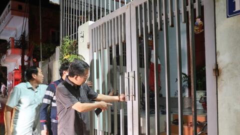 Quảng Ninh: Di dời hơn 100 hộ dân trong đêm do sụt lún