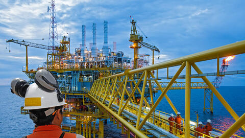 Dầu WTI vọt hơn 3% lên trên mức 77 USD/thùng