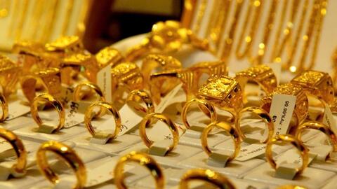 Giá vàng neo cao, USD có diễn biến mới