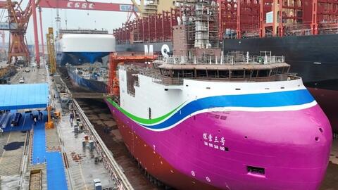 Trung Quốc đưa tàu ngầm có người lái xuống đáy biển Bắc Cực