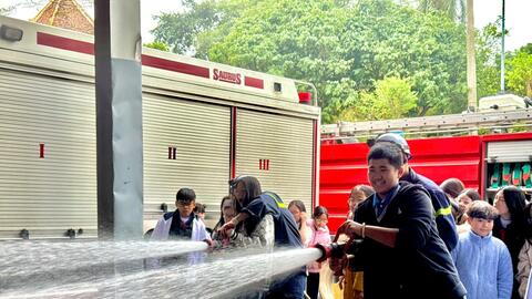 Học sinh trường Chương Dương hào hứng trải nghiệm kĩ năng phòng cháy