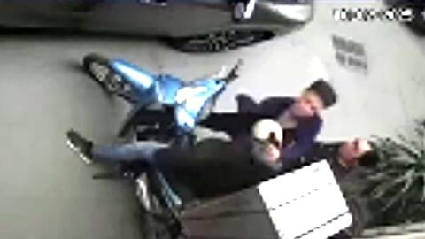 Điều tra làm rõ clip người đi xe Lexus hành hung nam shipper