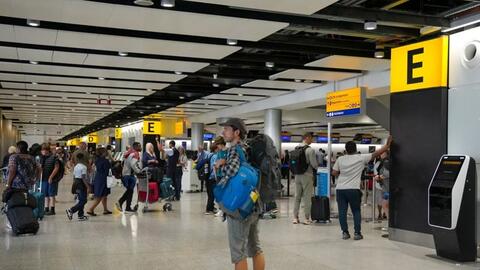 Anh: Hỏa hoạn nghiêm trọng khiến sân bay Heathrow phải đóng cửa