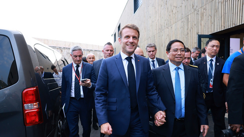 Thủ tướng Phạm Minh Chính hội kiến Tổng thống Pháp