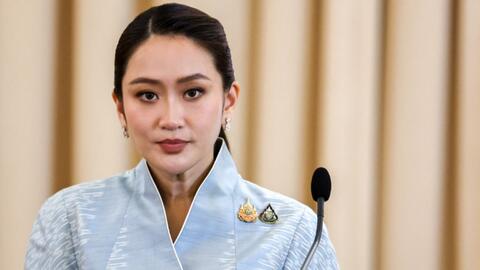 Thủ tướng Thái Lan bị đình chỉ nhiệm vụ