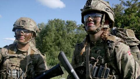 Lần đầu tiên Đan Mạch quy định nghĩa vụ quân sự bắt buộc với nữ giới