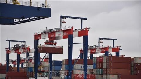 EU cam kết đối thoại với Mỹ về thuế quan