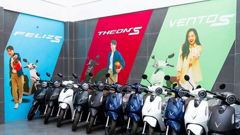 Người dùng chọn xe máy điện VinFast nhờ giá mềm, hậu mãi tốt