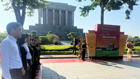 Khai mạc triển lãm “Lăng Bác - trái tim Tổ quốc”