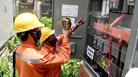 Miền Bắc lập kỷ lục mới về công suất tiêu thụ điện trong cao điểm nắng nóng