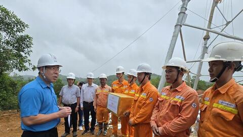 Công đoàn Điện lực Việt Nam tiếp sức công trường 500kV Lào Cai – Vĩnh Yên