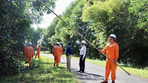 Điện lực Hà Tĩnh tổng lực bảo vệ lưới điện, ứng phó bão số 5