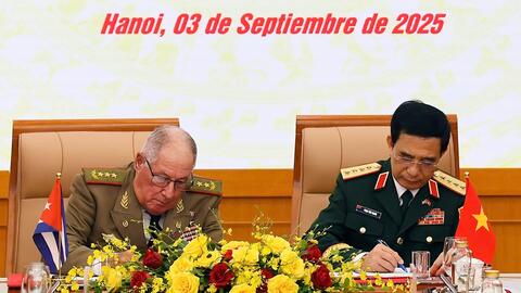 Đại tướng Phan Văn Giang hội đàm với Bộ trưởng Bộ các Lực lượng vũ trang cách mạng Cuba