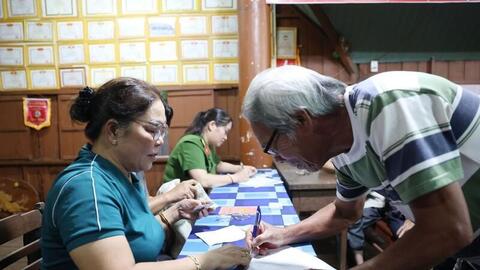 Thủ tướng yêu cầu tăng tốc chi trả quà Quốc khánh 2/9 đến người dân