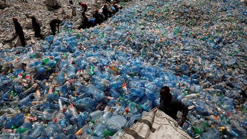 Mỹ tìm ra hóa chất giúp tái chế nhựa không cần phân loại