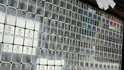 Giá bạc hôm nay 4/9/2025: Bạc đảo chiều tăng