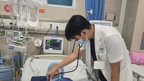 Suýt tử vong vì ngộ độc methadone