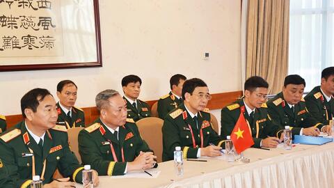 Đại tướng Phan Văn Giang gặp song phương và tiếp xúc bên lề Diễn đàn Hương Sơn Bắc Kinh lần thứ 12