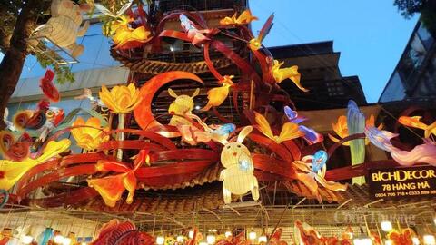 Thị trường đồ chơi trung thu Hà Nội rộn ràng sắc màu truyền thống